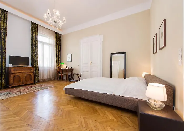 Rosa Linde - Comfort Rooms Wenen